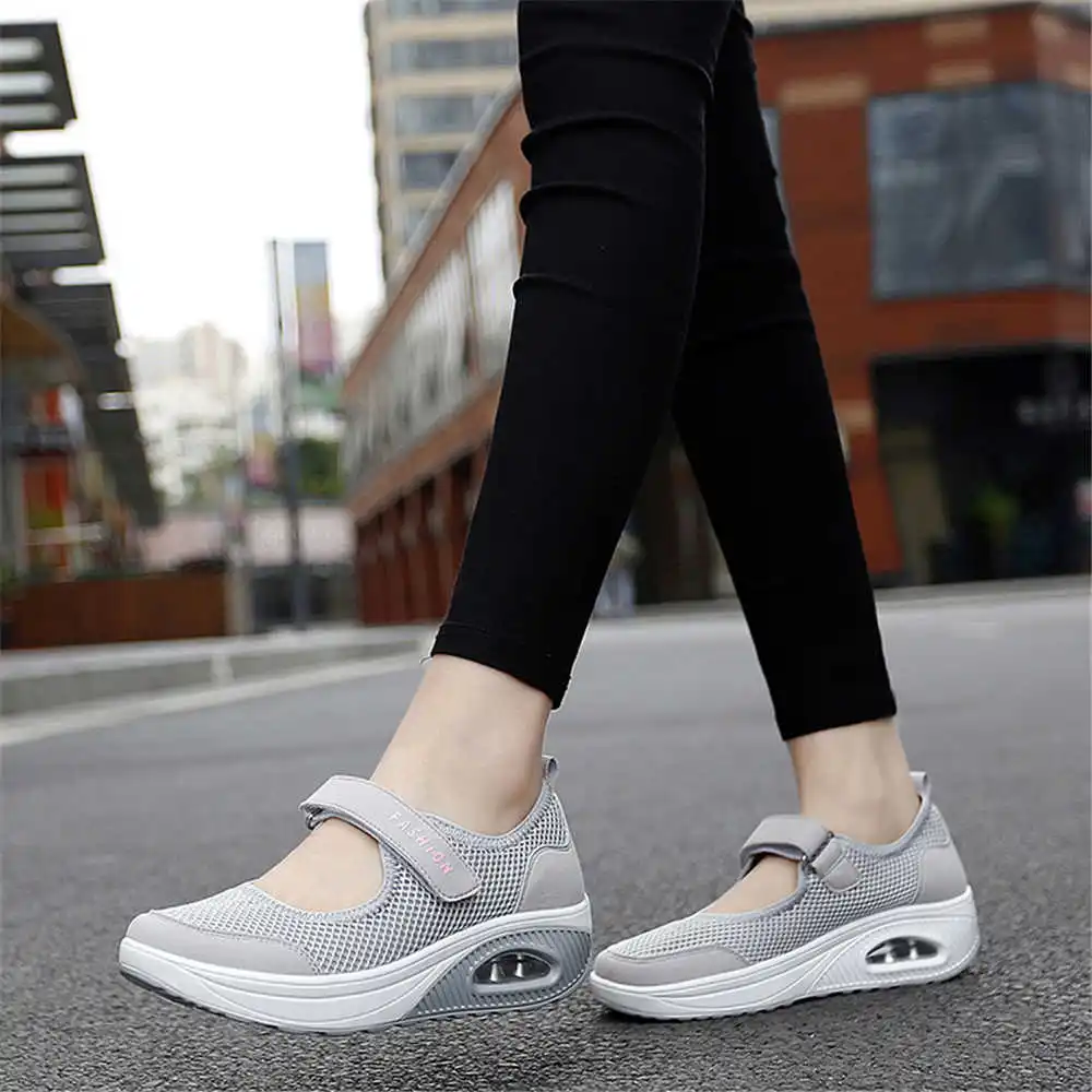 Luxury Lifestyle Experiences - 36-41 Demi-season Colored Sneakers Walking Skates