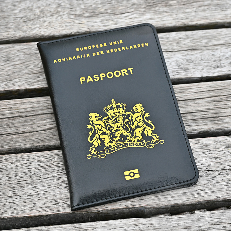 Travel Essentials Nederland Pa - Leather Passport Cover ulasan dan harga