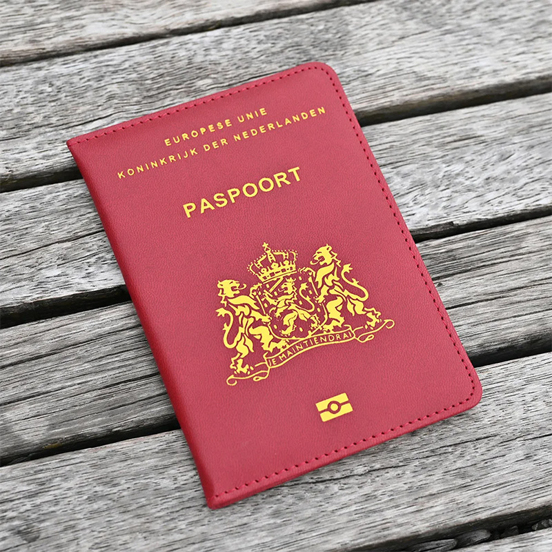 Travel Essentials Nederland Pa - Leather Passport Cover ulasan dan harga