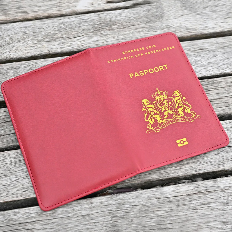 Travel Essentials Nederland Pa - Leather Passport Cover ulasan dan harga