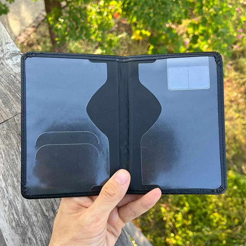 Travel Essentials Nederland Pa - Leather Passport Cover ulasan dan harga